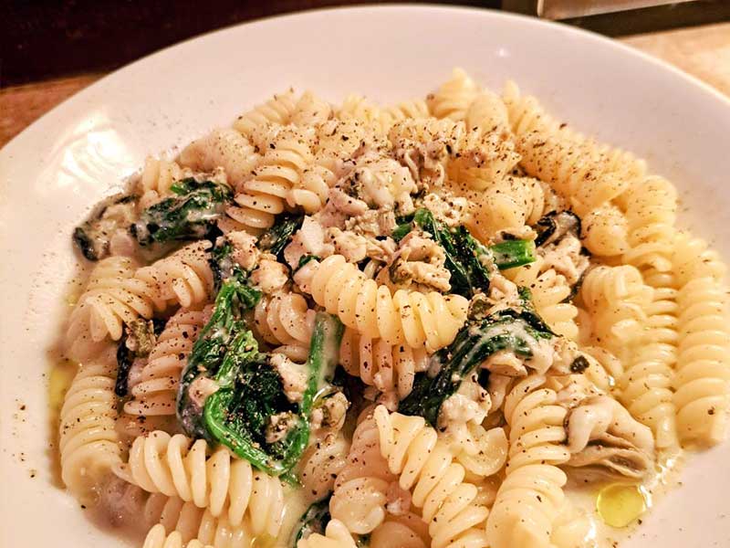 牡蠣とほうれん草のラグーパスタ